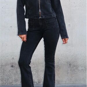 White Fox NWT Kayla Mid Rise Flare Jeans size med